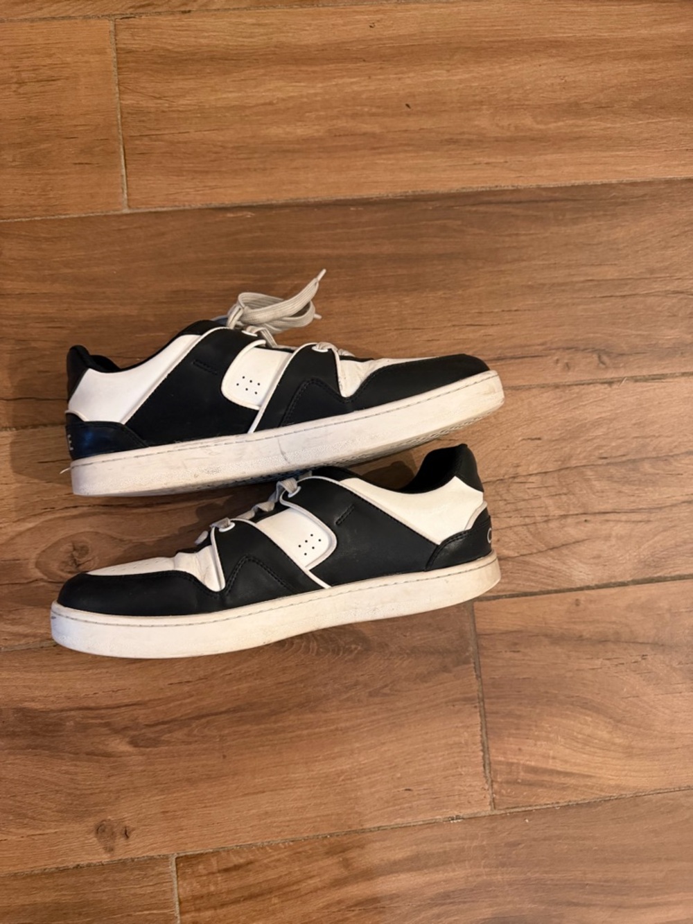 Celine Men’s Black and White Low-Top Sneakers Size EU42/US 9 - Picture 4 of 6